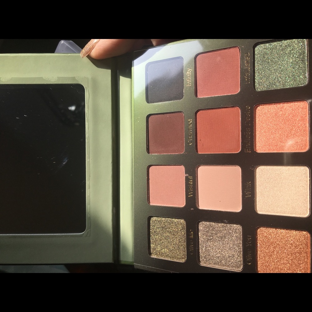 Violet Voss brand new eyeshadow pallet